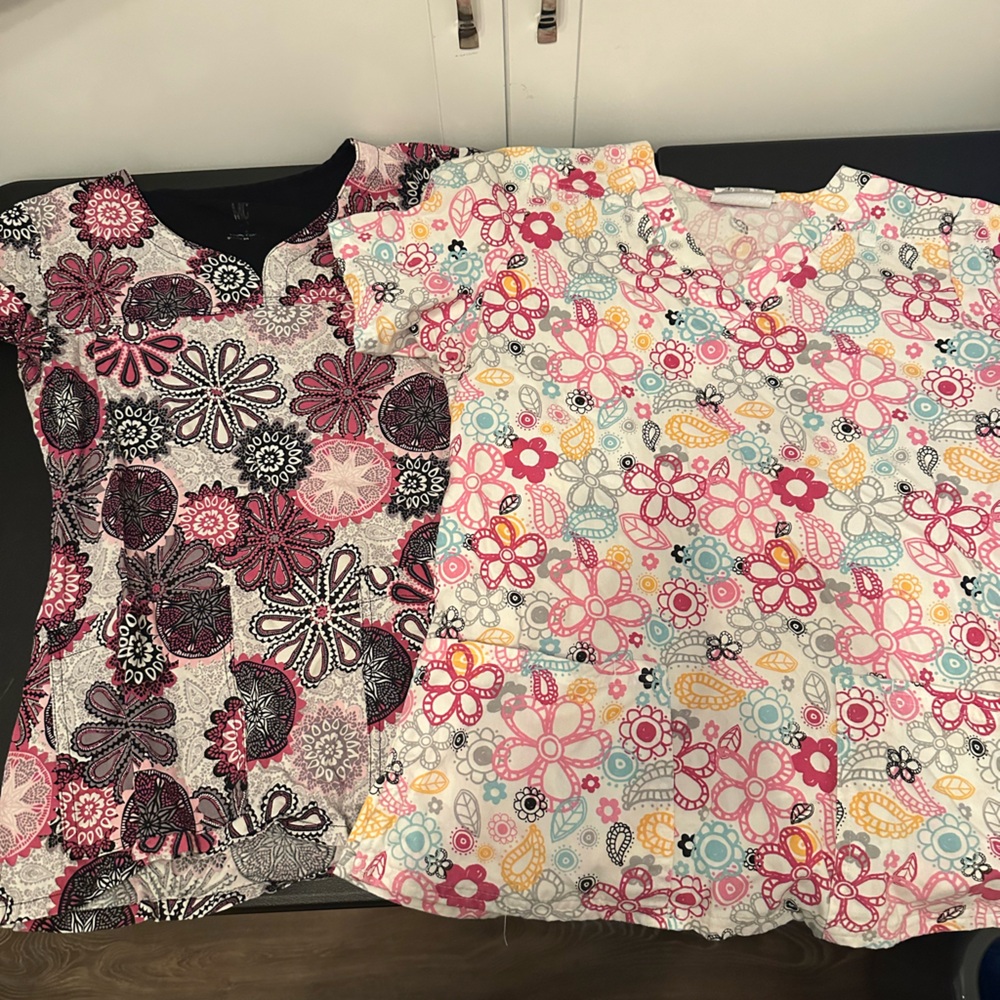 Women’s Scrub Tops